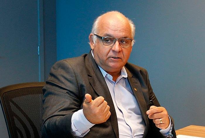 Bolzan faz balan&ccedil;o dos cinco primeiros meses no cargo e projeta "lutar na ponta de cima do Brasileir&atilde;o"