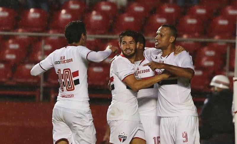 S&atilde;o Paulo fez 2 a 1 no Flamengo no Morumbi