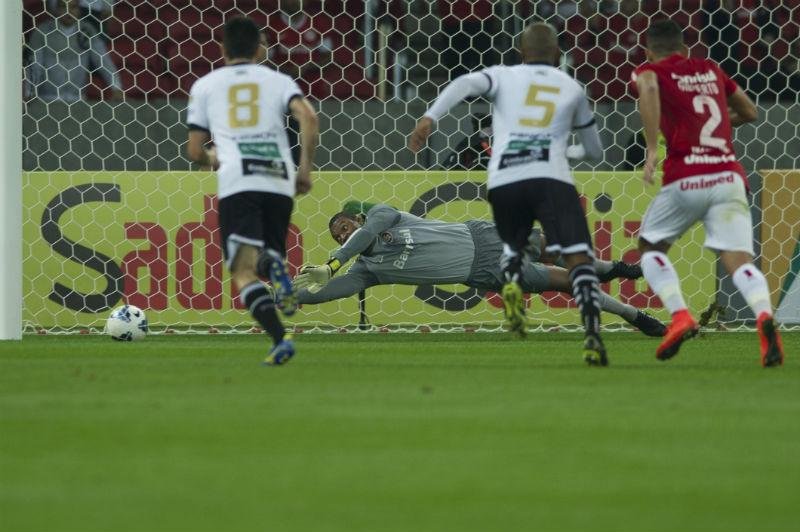 Dida pode deixar o Inter para jogar no Coritiba