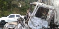 Na manhã de sábado, seis pessoas morreram em acidente envolvendo caminhão e carro em Triunfo