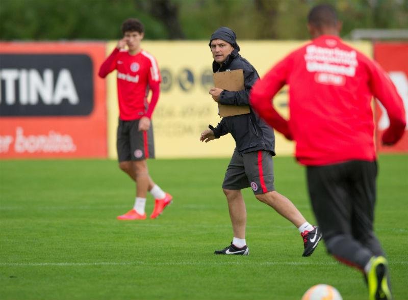 Aguirre deixou d&uacute;vida entre Valdivia e Jorge Henrique para quarta