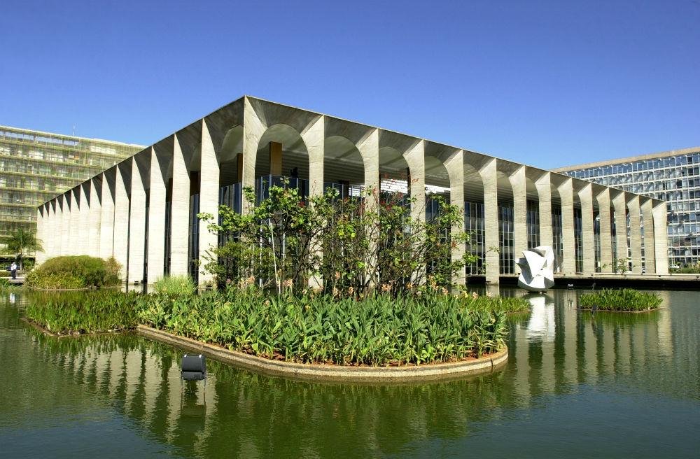Paralisa&ccedil;&atilde;o foi decidida na semana passada depois de meses de atraso de sal&aacute;rio 