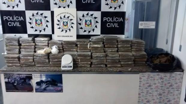 Jovem &eacute; preso com 148 quilos de maconha em Rio Grande 
