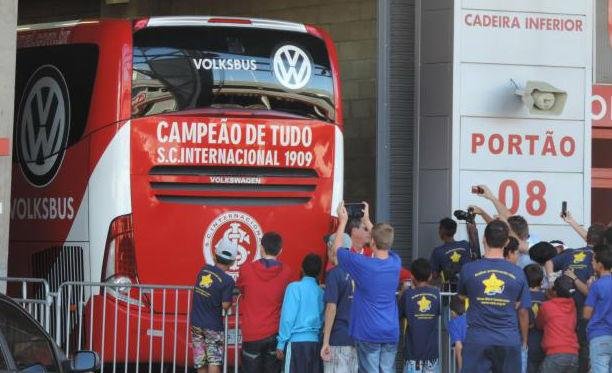 Aguirre define Inter contra Atl&eacute;tico-MG em treino fechado