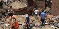 Nepal busca sobreviventes após novo terremoto