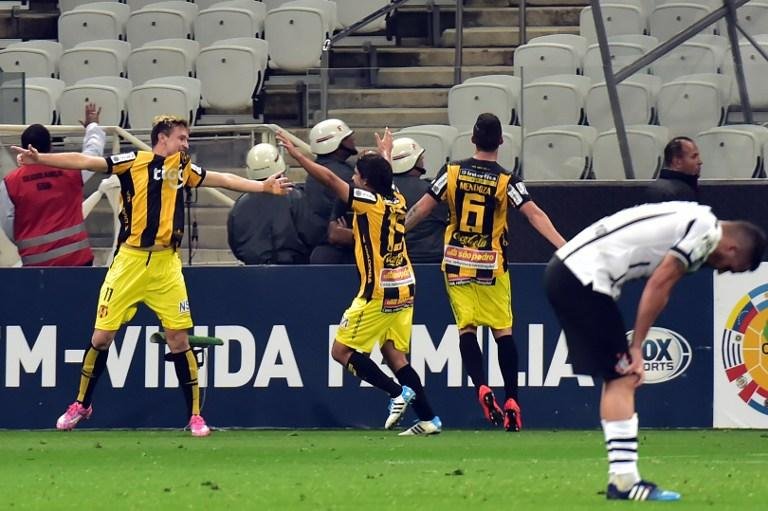 Tim&atilde;o desperdi&ccedil;ou chances, perdeu a cabe&ccedil;a e acabou superado por 1 a 0, com nove em campo