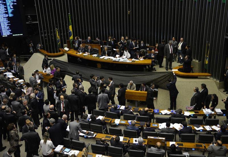 Temer minimiza derrota do governo na emenda que altera fator previdenci&aacute;rio 