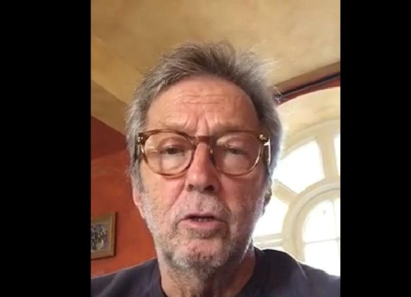 Emocionado, Eric Clapton se despede de B. B. King em v&iacute;deo