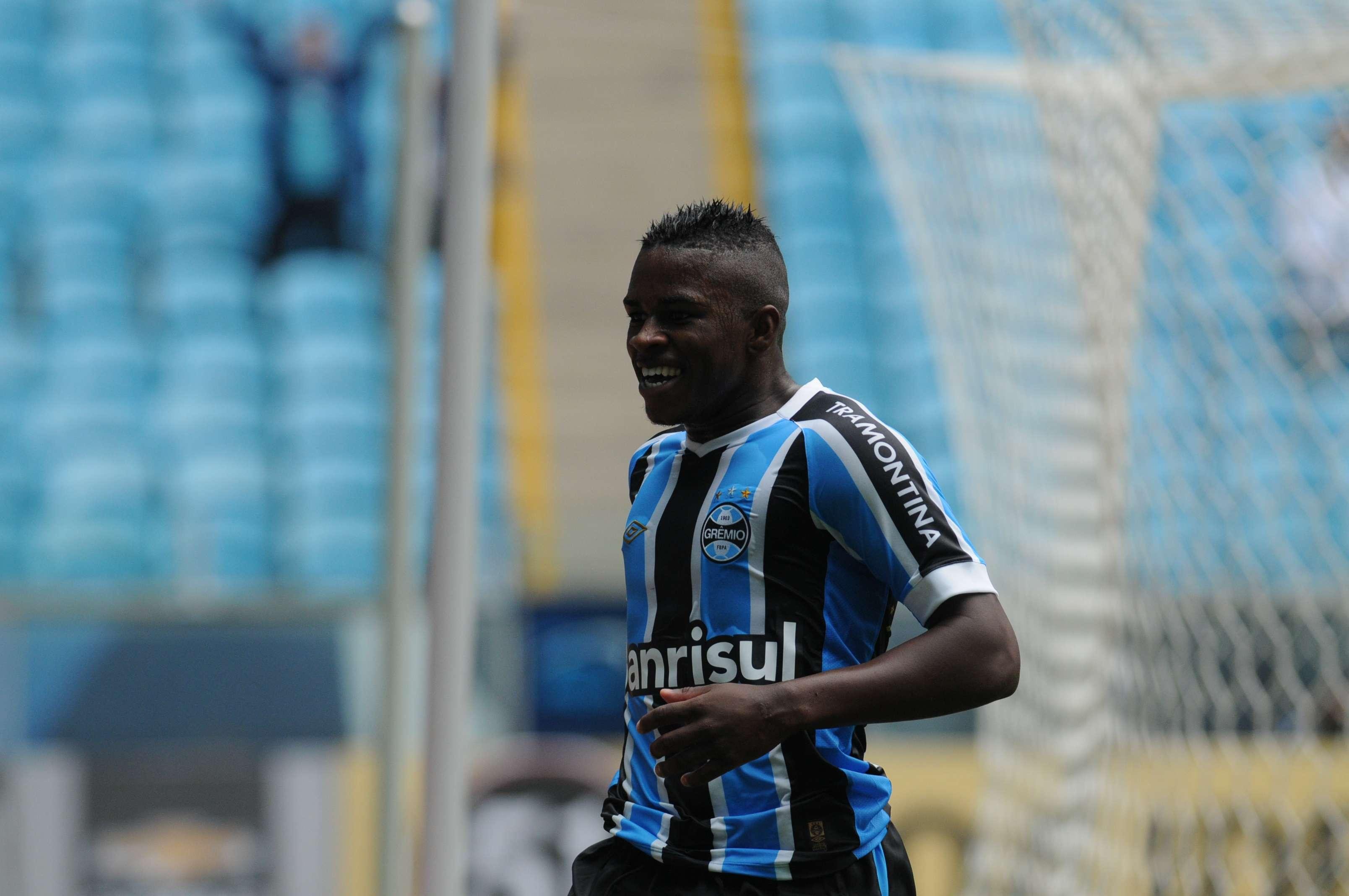 Mamute &eacute; cortado e Gr&ecirc;mio agiliza chegada de atacante a Curitiba 
