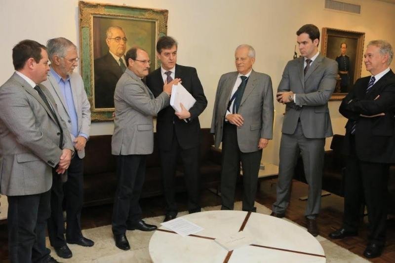 Documento para a elabora&ccedil;&atilde;o da Lei Or&ccedil;ament&aacute;ria foi entregue hoje &agrave; Assembleia Legislativa 