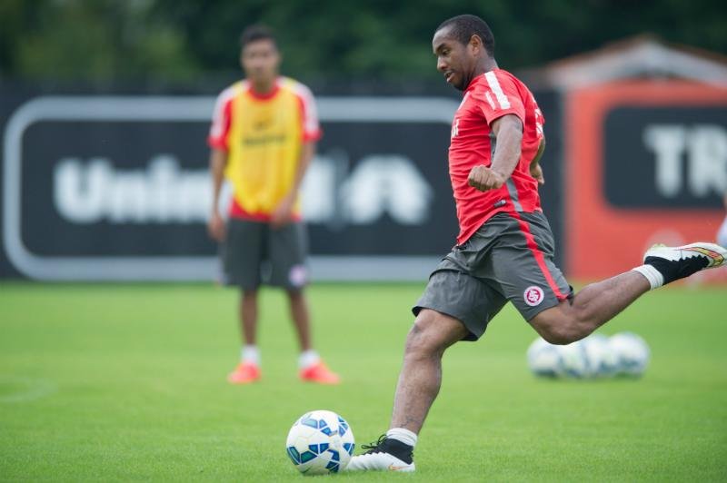 Anderson deve ser titular contra o Ava&iacute;