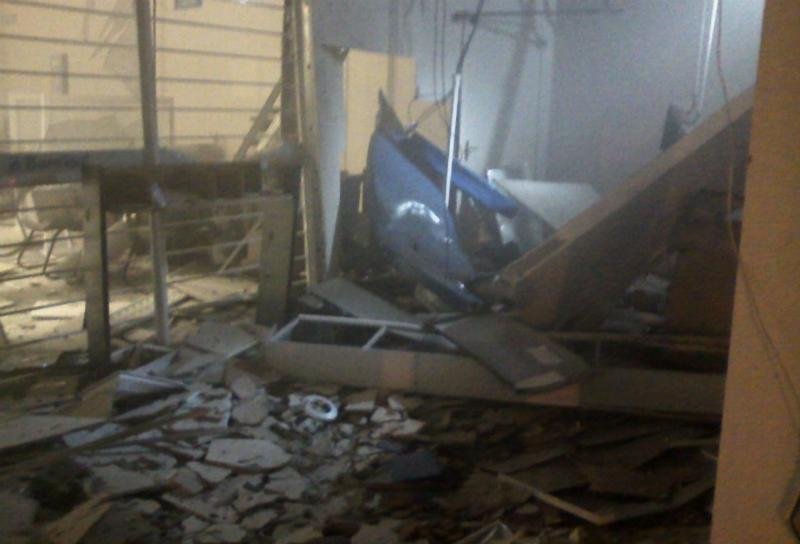 Ag&ecirc;ncia foi atacada com explosivos