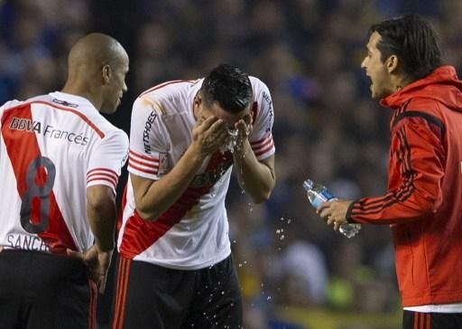 Jogadores do River foram atingidos por g&aacute;s de pimenta