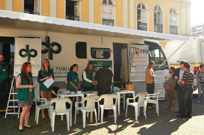Unidade m&oacute;vel no Largo Gl&ecirc;nio Peres, ao lado do Mercado P&uacute;blico