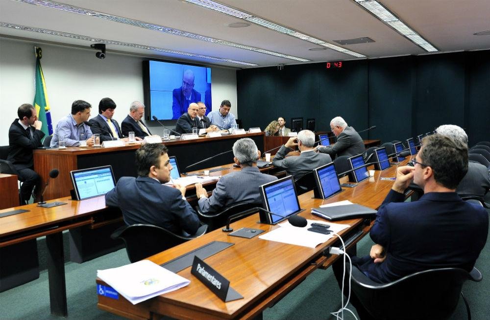 Jo&atilde;o Barcelos Souza J&uacute;nior disse em CPI que foram verificadas cirurgias com custo entre R$30 mil e R$35 mil sendo or&ccedil;adas em R$ 200 mil 