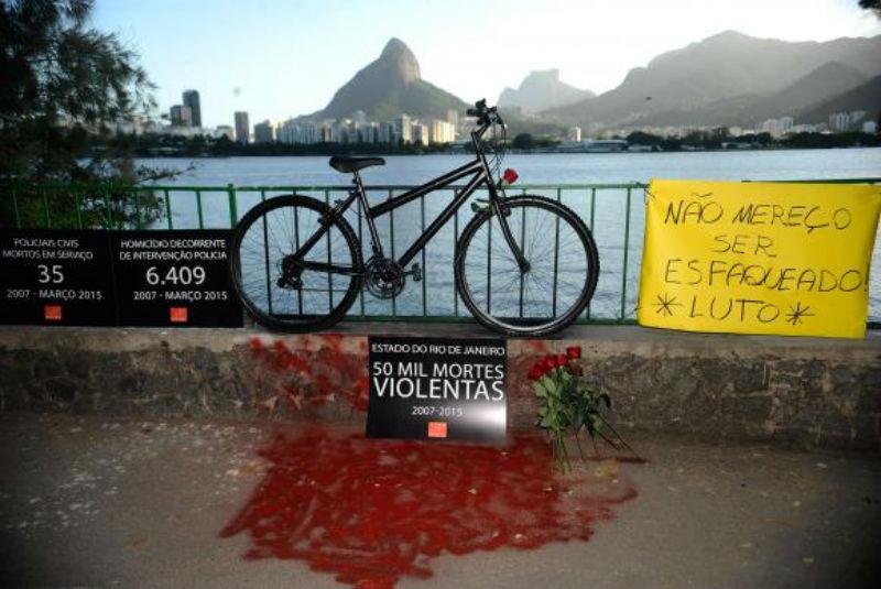 Protesto de ciclistas alerta para o crescimento de mortes violentas no Rio de Janeiro