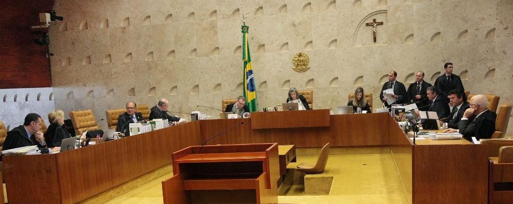Supremo tamb&eacute;m entendeu que aposentadoria aos 75 anos n&atilde;o pode ser estendida para ju&iacute;zes e desembargadores
