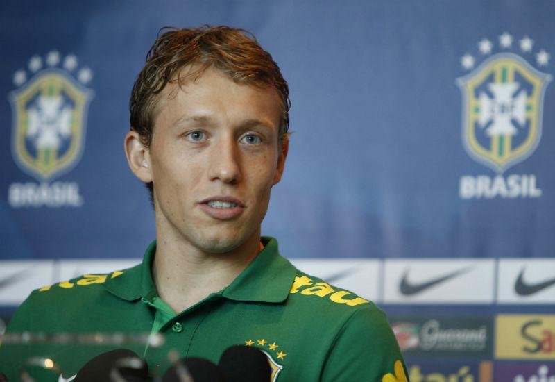Inter de Mil&atilde;o quer Lucas Leiva para pr&oacute;xima temporada