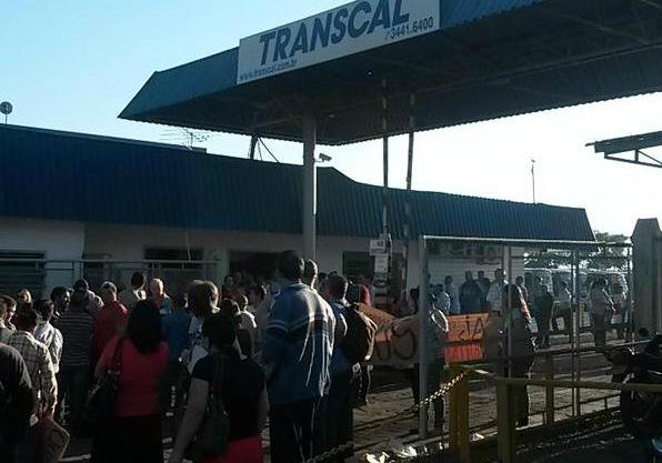 Moradores fizeram manifesta&ccedil;&atilde;o por conta de mudan&ccedil;a de itiner&aacute;rio