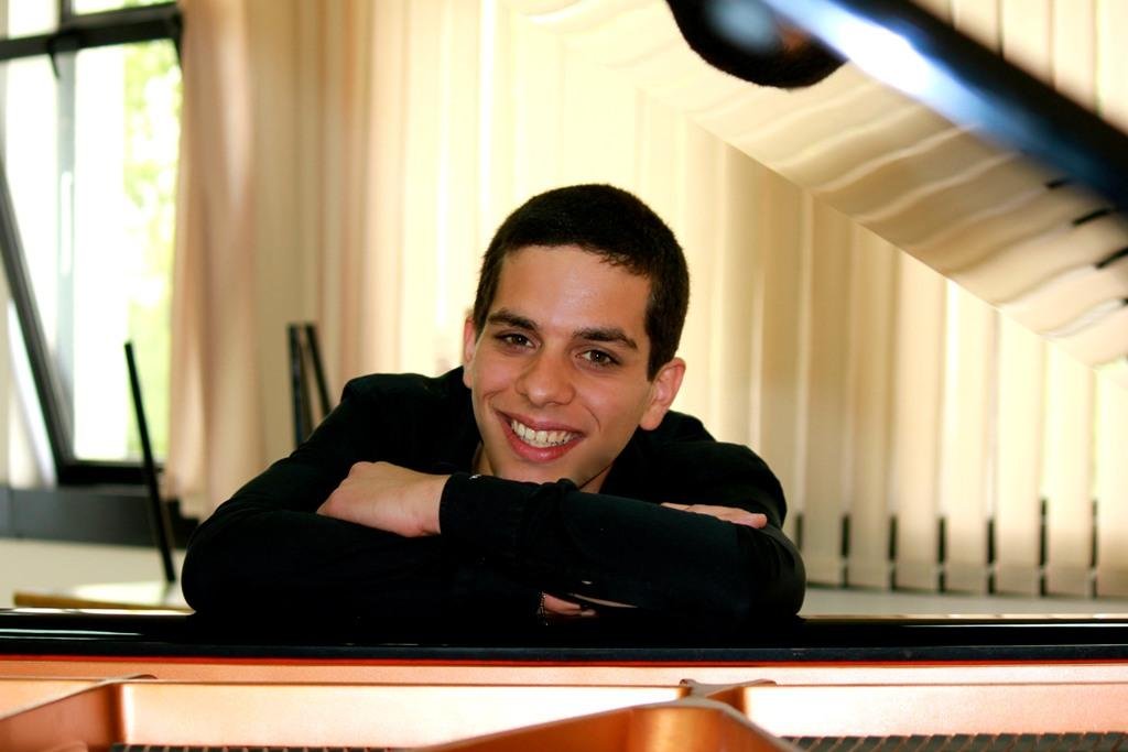 Daniele Riscica, de 23 anos, j&aacute; considerado uma das promessas no piano