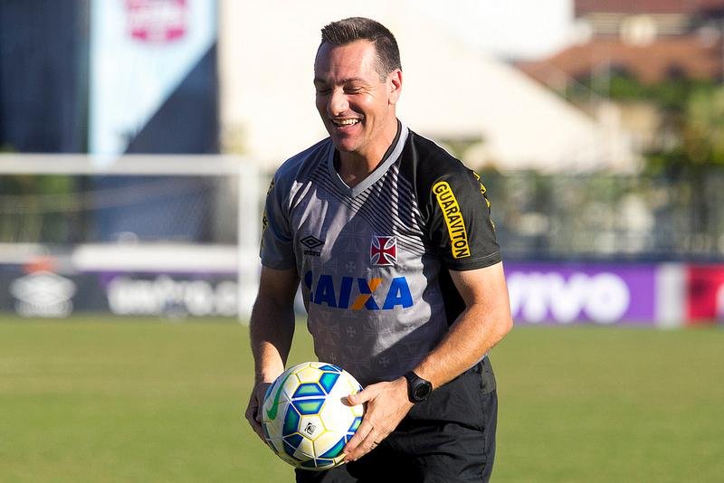 Doriva disse que ficou no Vasco pela seguran&ccedil;a e pelo ambiente