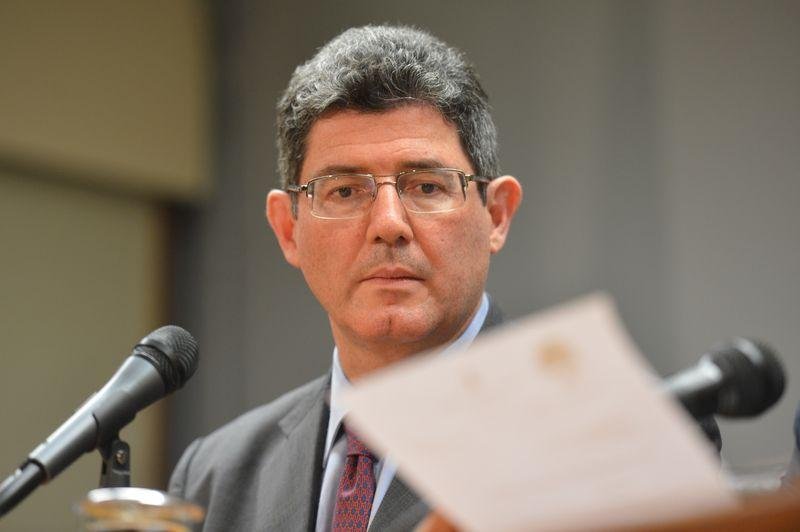 Ministro da Fazenda disse que faltou ao an&uacute;ncio das medidas em fun&ccedil;&atilde;o de uma gripe
