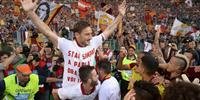 Roma venceu clássico e garantiu vaga na fase de grupos da Liga dos Campeões