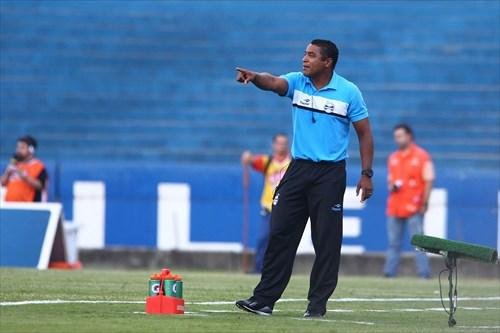 Gr&ecirc;mio anuncia Roger Machado como novo t&eacute;cnico 