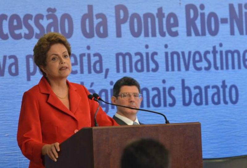 Dilma defende Levy e diz que Lindbergh &ldquo;equivoca-se bastante&rdquo; ao criticar equipe