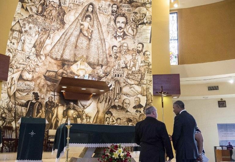 Obama faz visita surpresa a igreja de exilados cubanos em Miami