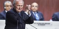Blatter irá para o quinto mandato na Fifa