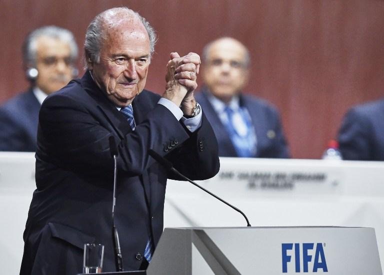 Blatter ir&aacute; para o quinto mandato na Fifa