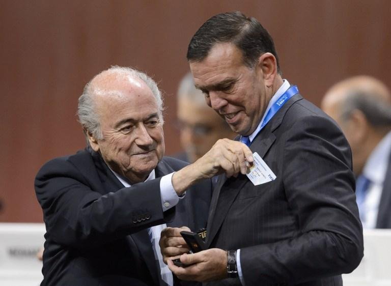 Juan &Aacute;ngel Napout disse ter garantia de Blatter para vagas da Conmebol