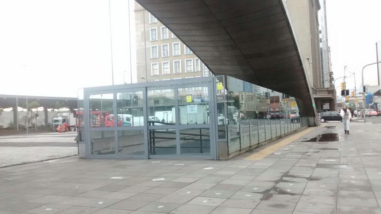 Esta&ccedil;&otilde;es ficaram fechadas o dia todo