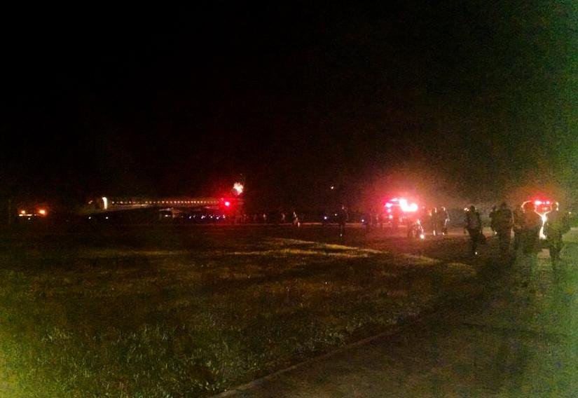 Voo da Azul preciosu aterrissar na Base A&eacute;rea de Canoas