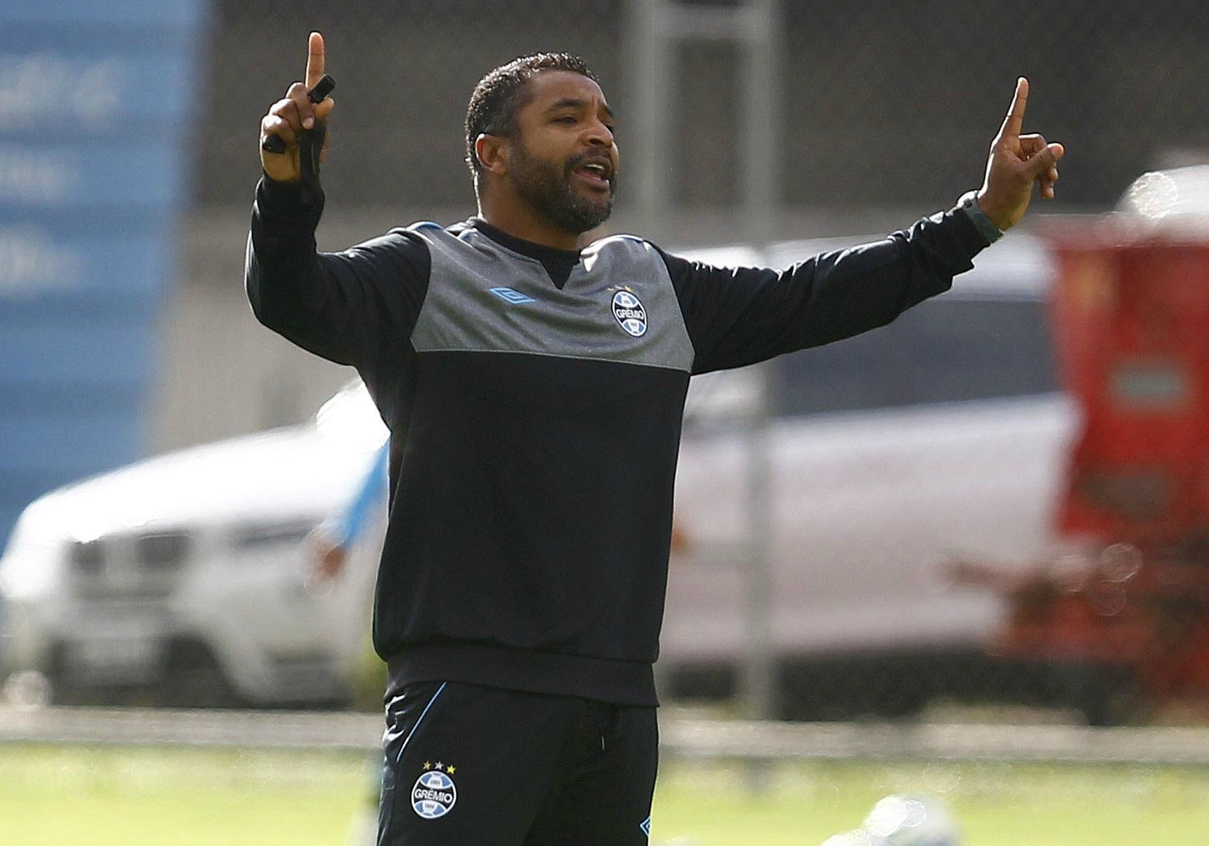 Ex-lateral Roger conhece como poucos o Tricolor