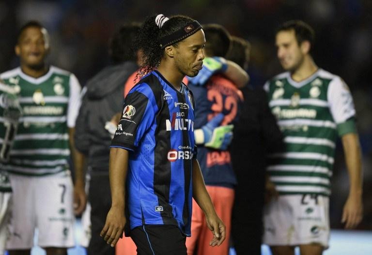 Com R10 no banco, Quer&eacute;taro goleia, mas t&iacute;tulo fica com Santos Laguna