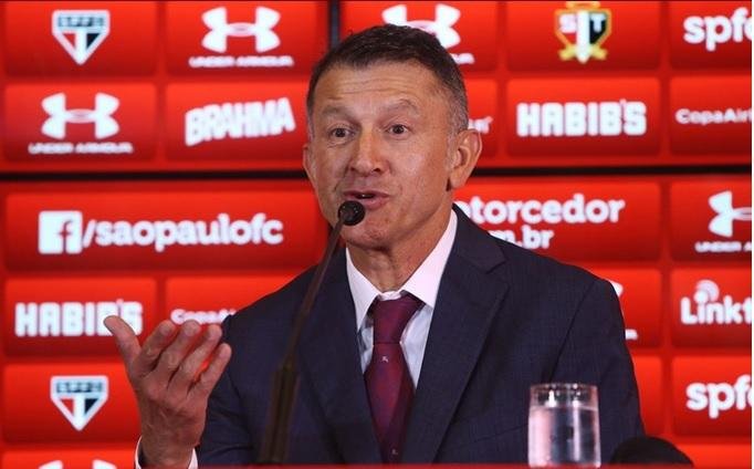 T&eacute;cnico colombiano Osorio deve estrear contra o Gr&ecirc;mio