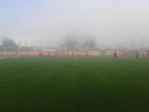 Treino do Inter foi realizado sob forte neblina