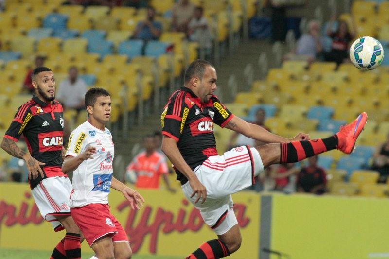 Acerto do Gr&ecirc;mio com Alecsandro deve esbarrar em interesse no Palmeiras