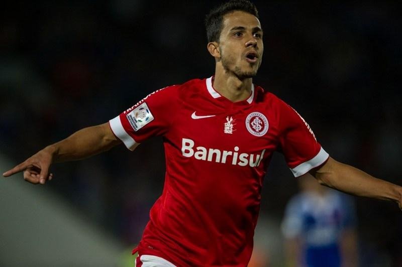 Nilmar deve retornar ao time titular diante do Palmeiras 