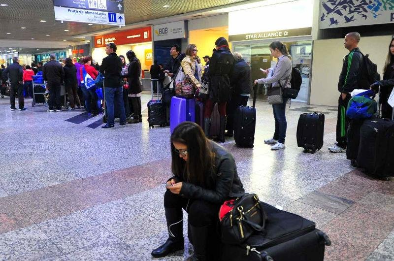 Devido ao nevoeiro 18 voos foram cancelados e oito atrasaram