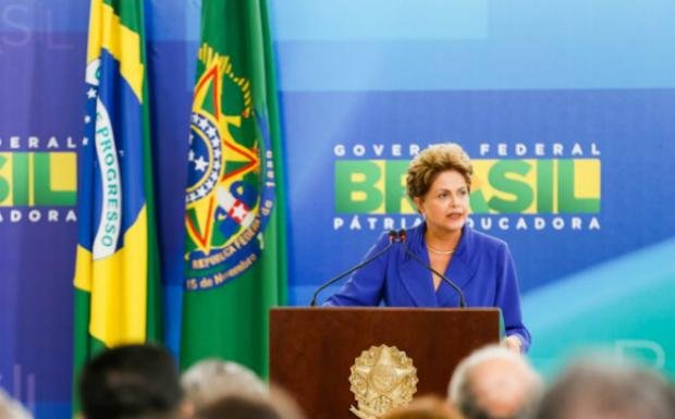 Dilma diz que nomea&ccedil;&atilde;o para cargo em estatais s&oacute; compete ao Executivo