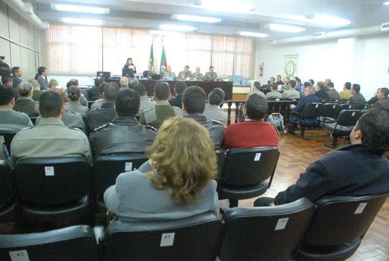 Tr&ecirc;s bombeiros foram ouvidos sobre suspeitas de irregularidades em alvar&aacute;s