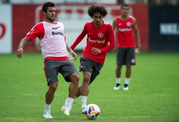 Aguirre comanda treino do Inter e monta escala&ccedil;&atilde;o recheada de surpresas