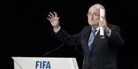 Renúncia anunciada na terça-feira deixa Fifa sem seu presidente dos últimos 17 anos