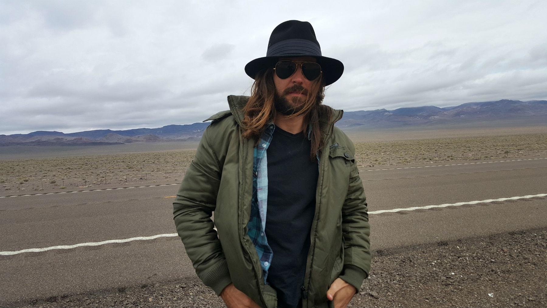Jonathan Corr&ecirc;a est&aacute; &agrave; frente do grupo que completa 15 anos de carreira