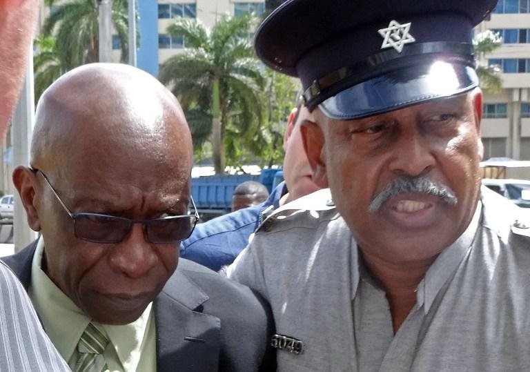 Jack Warner lan&ccedil;a campanha para limpar nome sujo ap&oacute;s esc&acirc;ndalo