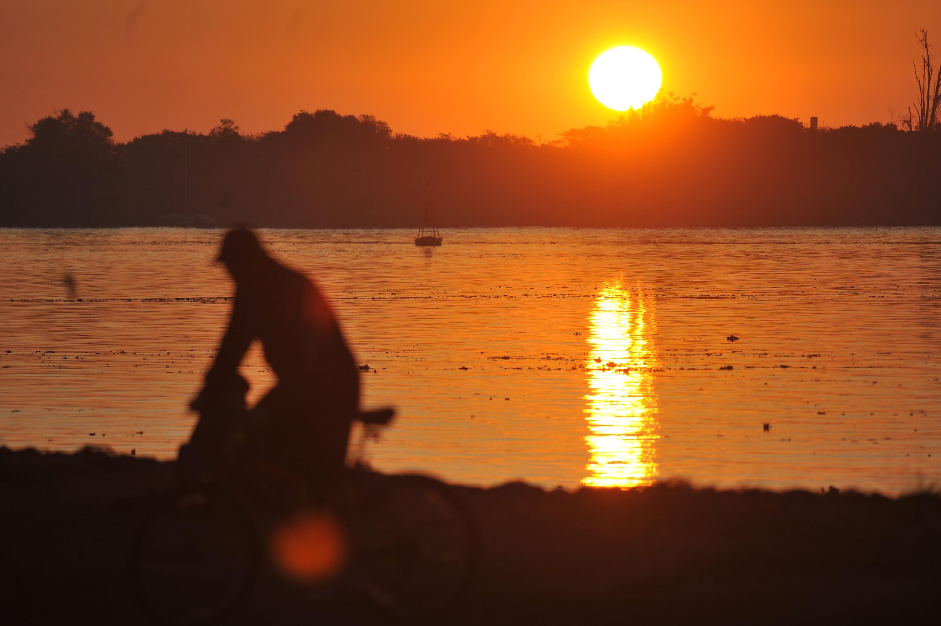 Tarde ter&aacute; cara de fim de mar&ccedil;o, com m&aacute;ximas ao redor de 30&deg;C em alguns pontos