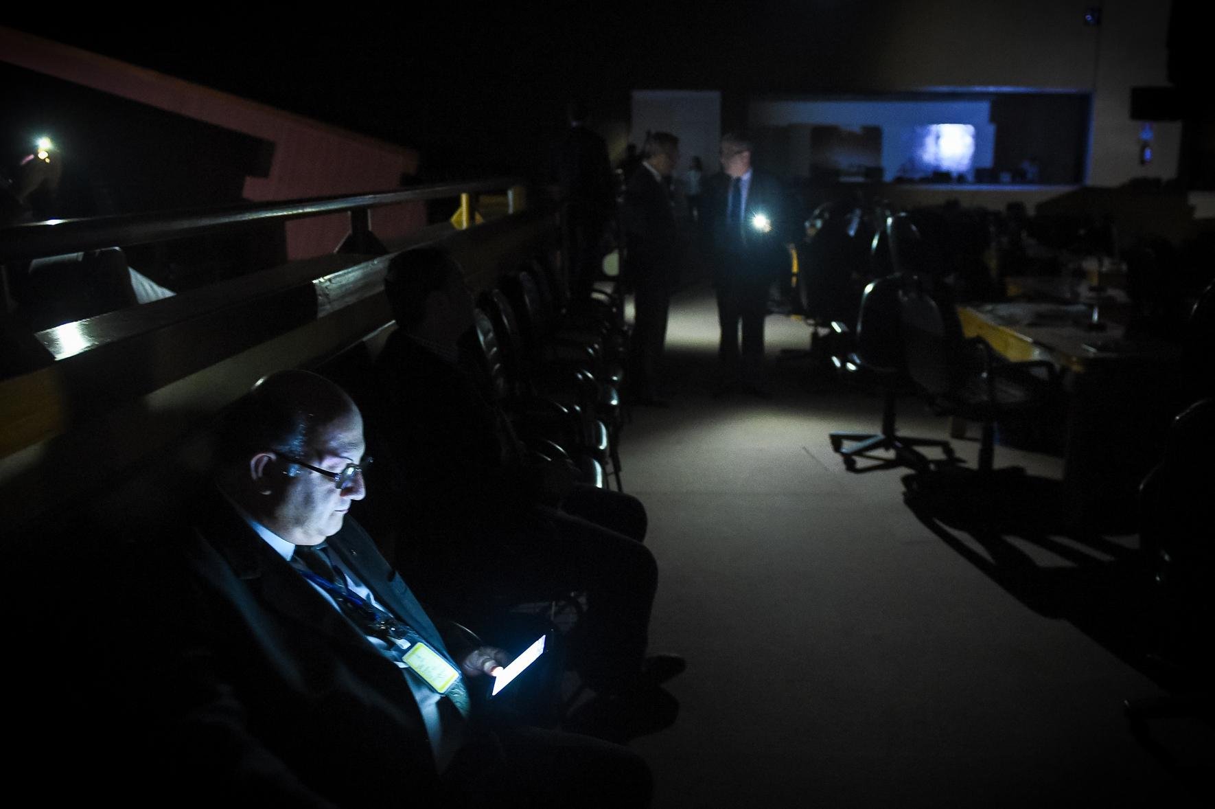 Luz foi restabelecido cerca de duas horas mais tarde